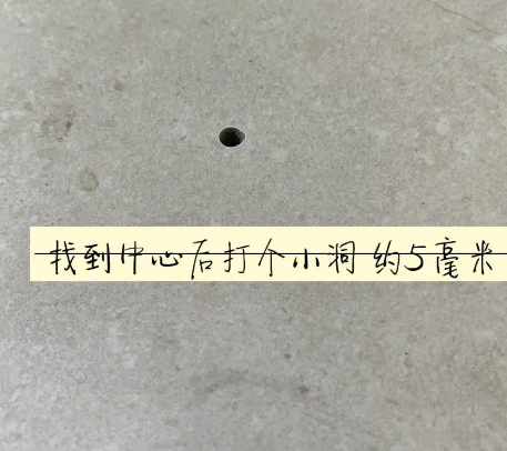 松滋瓷砖空鼓维修公司专业解答在瓷砖铺贴过程中，如果砂料搅拌不均匀，将会带来以下问题
